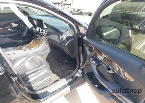 2018 Mercedes-Benz Glc 300 z USA, uszkodzony, nr VIN WDC0G4JB1JV042372